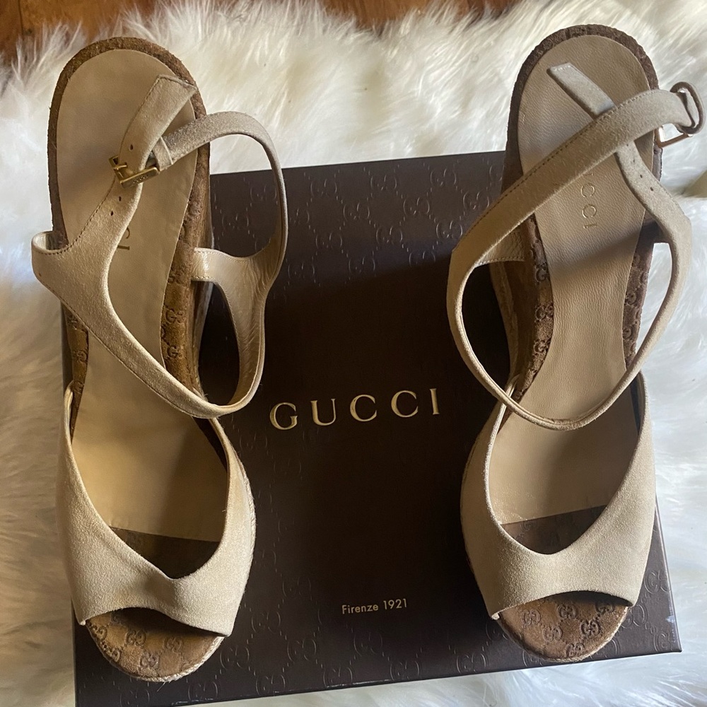 Size 9 Gucci Wedge
